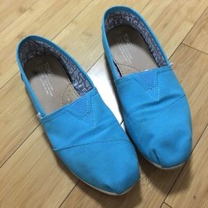 Toms Classic Slip-on in Teal Color
